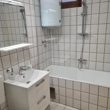 Veselka Ultra Europa 200 Meters Apartament *