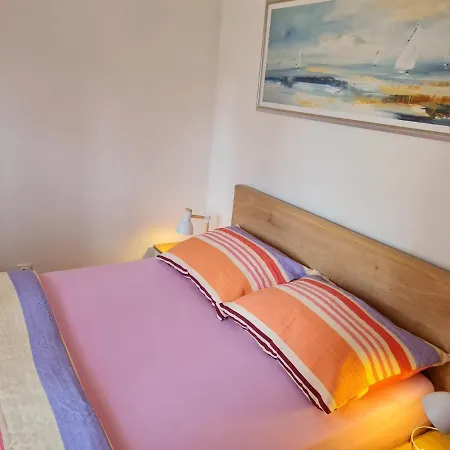 Veselka Ultra Europa 200 Meters Apartament